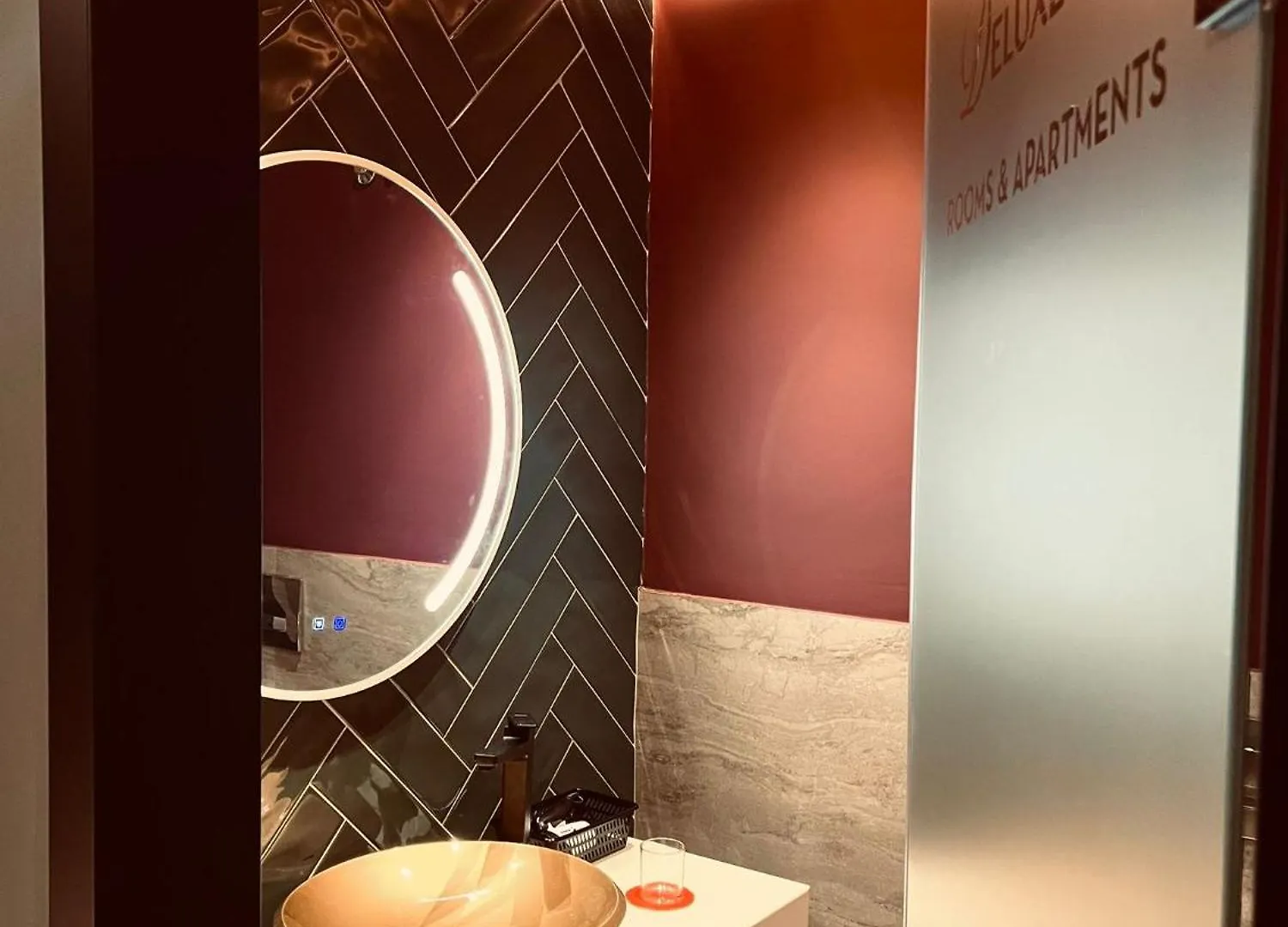 Deluxe Rooms Tirana Albania