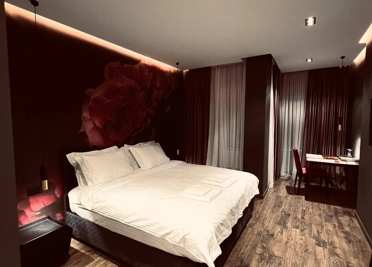 Deluxe Rooms Tirana
